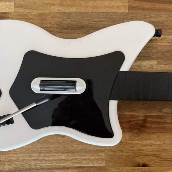 Guitar Hero Guitar Playstation 2 PS2 Wireless White No Dongle 95025 Not Tested - Picture 4 of 16